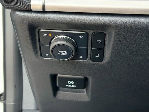 Used 2025 Ford Expedition Max Active AWD/4WD image 36