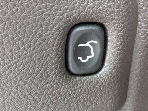 Used 2017 Jeep Grand Cherokee Summit w/ Skid Plate Group AWD/4WD image 13