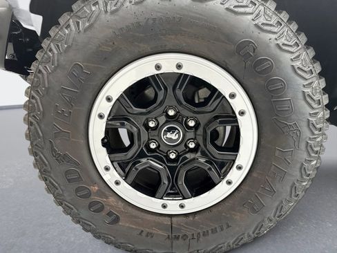 Used 2024 Ford Bronco Badlands image 22