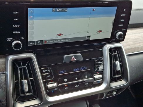 Used 2022 Kia Sorento S AWD/4WD image 16
