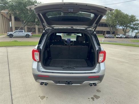 Used 2020 Ford Explorer Platinum w/ Premium Technology Package AWD/4WD image 6