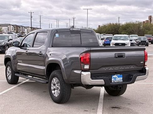 Used 2018 Toyota Tacoma SR5 image 4
