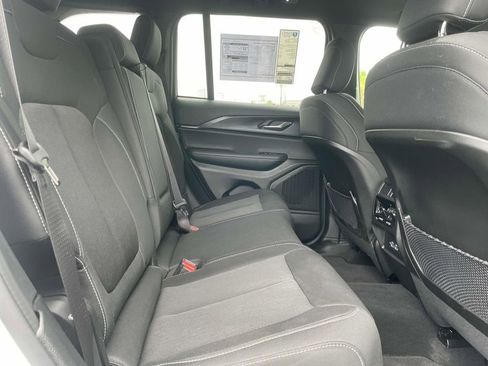 New 2025 Jeep Grand Cherokee Laredo X AWD/4WD image 17
