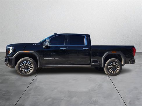 Used 2024 GMC Sierra 3500 Denali Ultimate image 2