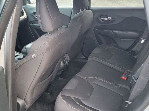 Used 2015 Jeep Cherokee Latitude image 6