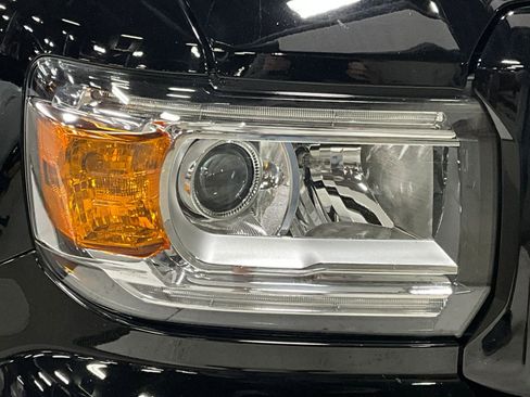 Used 2017 GMC Canyon SLE w/ Nightfall Edition image 26