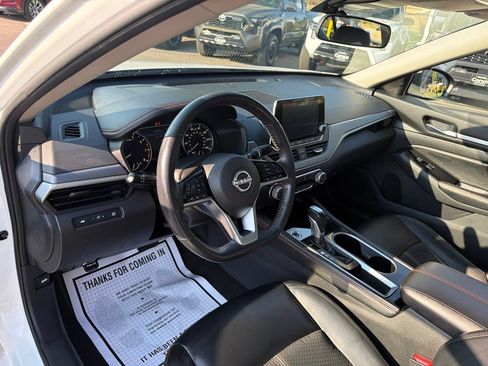Used 2024 Nissan Altima 2.5 SR FWD image 25