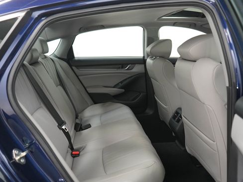 Used 2020 Honda Accord Touring image 12