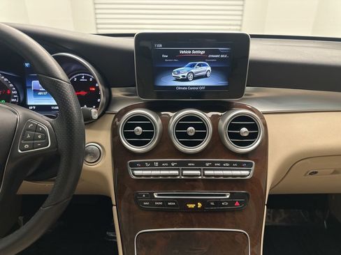 Used 2018 Mercedes-Benz GLC 300 4MATIC image 20