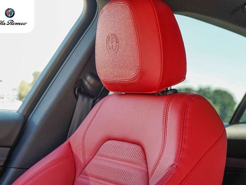 New 2025 Alfa Romeo Stelvio Sprint w/ Veloce Package AWD/4WD image 12