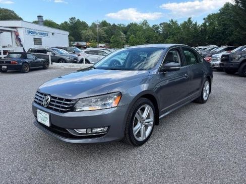 Used 2012 Volkswagen Passat TDI SEL Premium FWD image 1