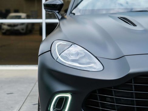 Used 2023 Aston Martin DBX AWD/4WD image 3