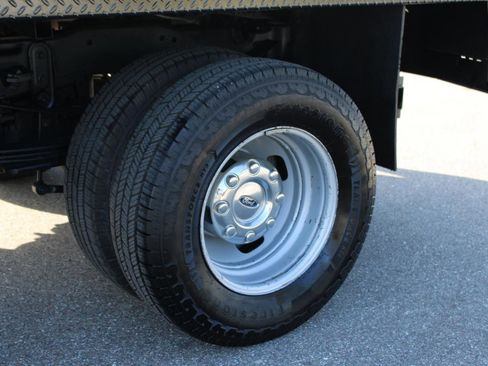 Used 2023 Ford F350 XLT w/ FX4 Off-Road Package AWD/4WD image 4