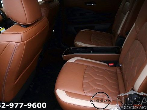 New 2026 Nissan Pathfinder Platinum image 14