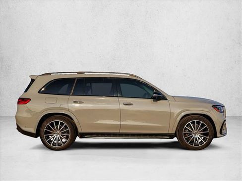 Used 2024 Mercedes-Benz GLS 580 4MATIC image 4
