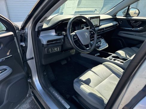 Used 2022 Lincoln Corsair Reserve w/ Equipment Group 201A image 9