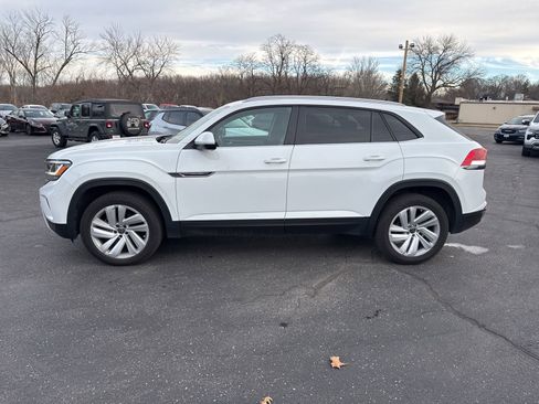 Used 2021 Volkswagen Atlas Cross Sport SE image 4