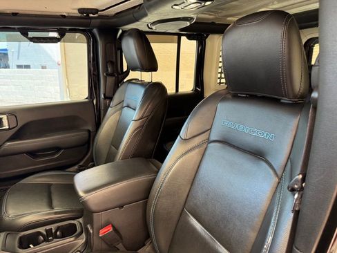Used 2022 Jeep Wrangler Unlimited Rubicon 4xe w/ Cold Weather Group AWD/4WD image 17