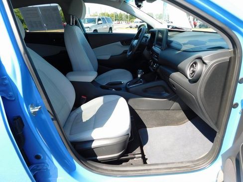 Used 2022 Hyundai Kona SEL image 16