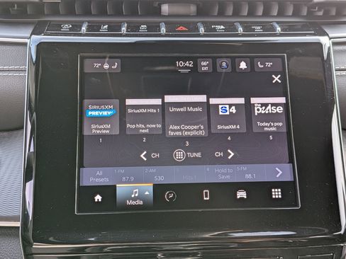 Used 2023 Jeep Grand Cherokee L Laredo image 19