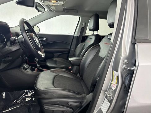 Used 2019 Jeep Compass Trailhawk AWD/4WD image 23