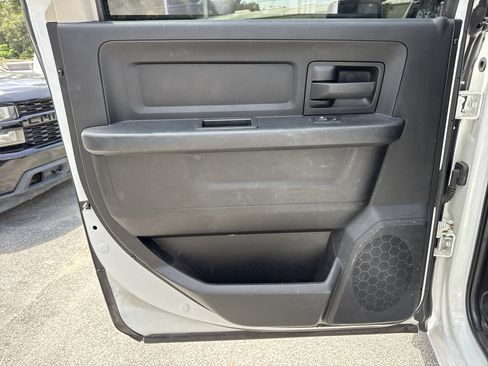 Used 2018 RAM 2500 Tradesman w/ Chrome Appearance Group AWD/4WD image 31