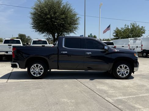 Used 2022 Chevrolet Silverado 1500 LTZ AWD/4WD image 3