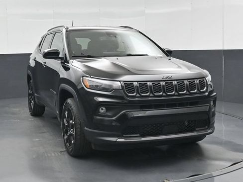 New 2026 Jeep Compass Latitude AWD/4WD image 32