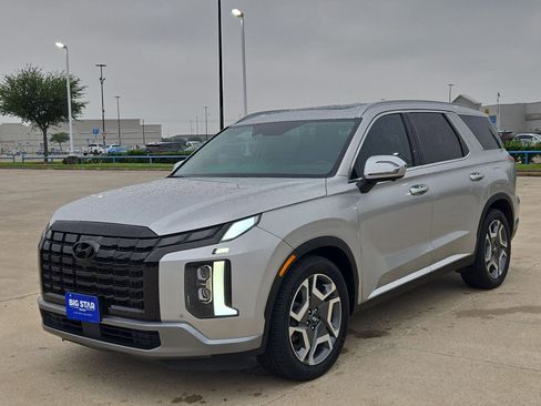 Used 2024 Hyundai Palisade Limited FWD image 9