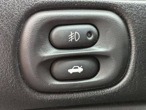 Used 2002 Chevrolet Corvette Convertible w/ Preferred Equipment Group2 image 9