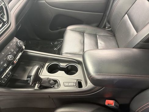 Used 2022 Dodge Durango R/T w/ Blacktop Package AWD/4WD image 22