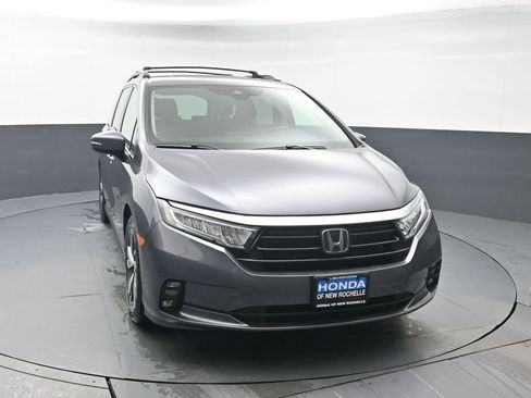 Certified 2022 Honda Odyssey Touring image 11