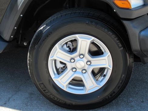 Used 2022 Jeep Wrangler Unlimited Sport image 7