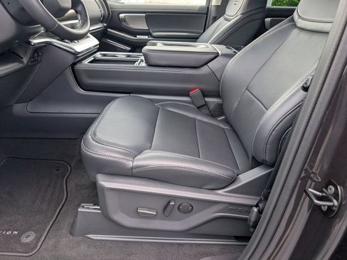 New 2026 Ford Expedition Max Platinum w/ Driver's Package AWD/4WD image 9