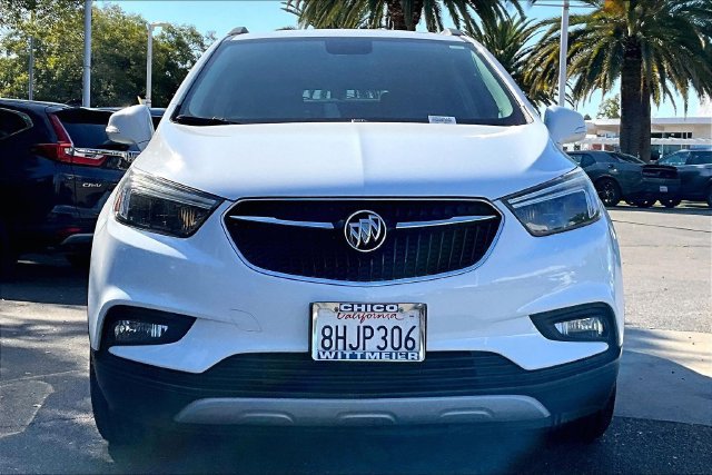 Used 2017 Buick Encore Essence FWD image 3