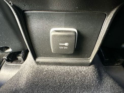 Used 2023 Jeep Compass Limited image 18