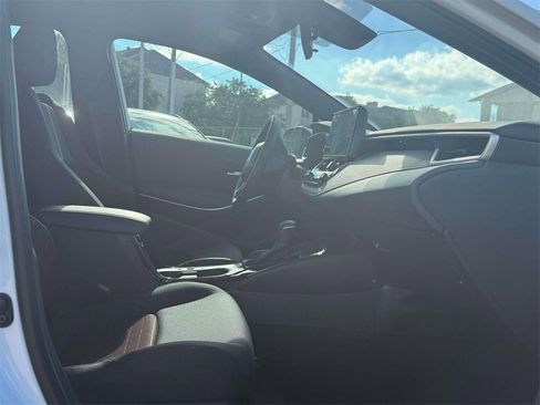 Used 2025 Toyota Corolla SE image 16