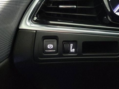 Certified 2023 Cadillac XT6 Premium Luxury image 26