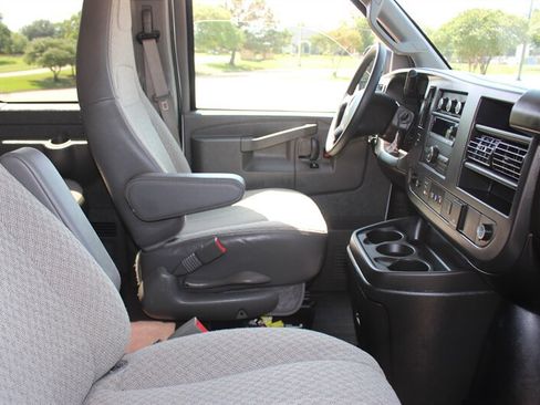 Used 2025 Chevrolet Express 3500 LT w/ LT Preferred Equipment Group RWD image 24
