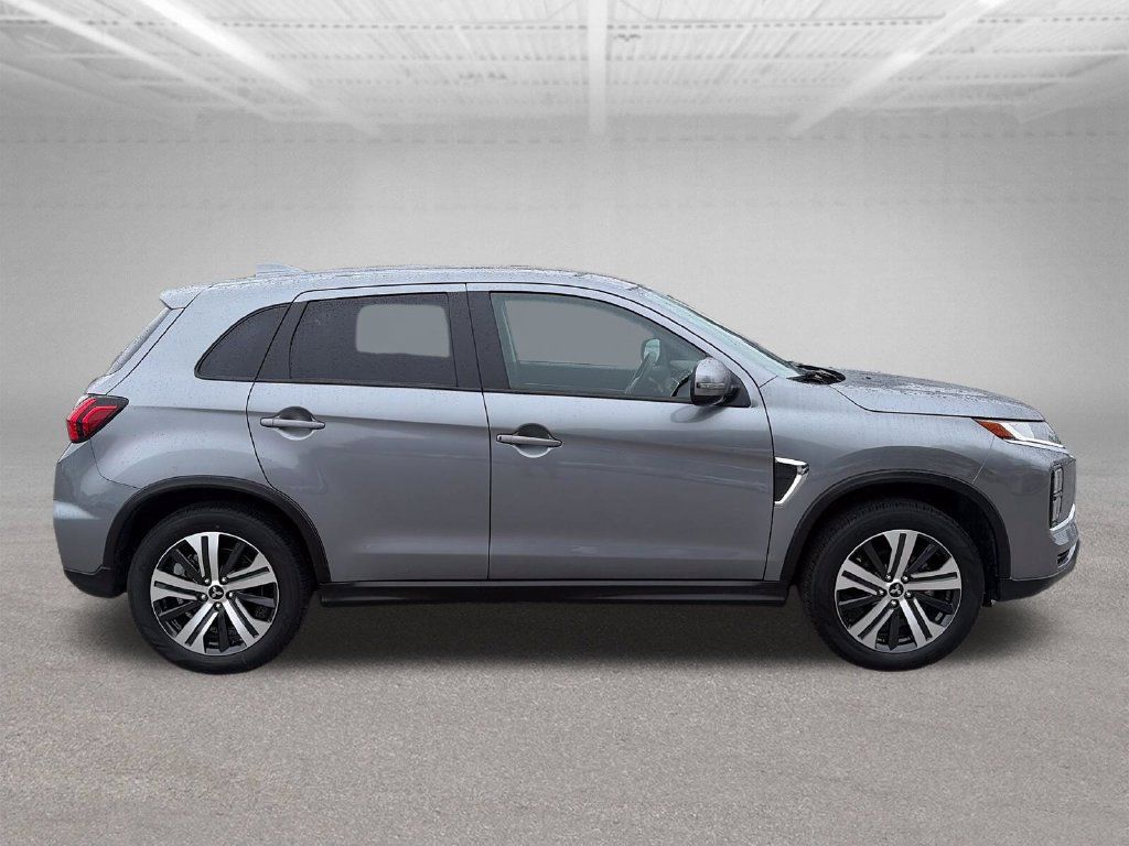 Used 2025 Mitsubishi Outlander Sport SE AWD/4WD image 6