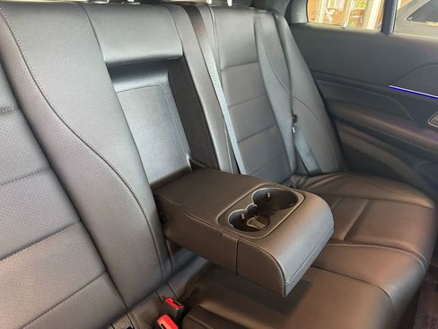 Used 2020 Mercedes-Benz GLE 350 4MATIC w/ Premium Package image 48