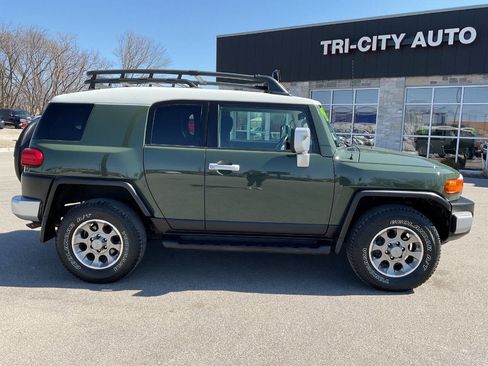 Used 2011 Toyota FJ Cruiser 4WD w/ Convenience Pkg image 9