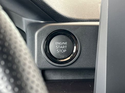 Certified 2025 Toyota Tacoma SR5 image 26