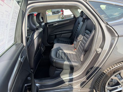 Used 2019 Ford Fusion SEL FWD image 10