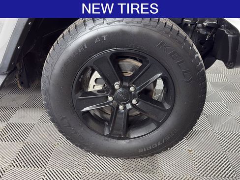 Used 2023 Jeep Wrangler Unlimited Sahara image 13