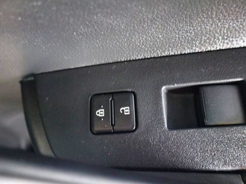 Used 2023 Toyota Corolla Cross LE AWD/4WD image 50