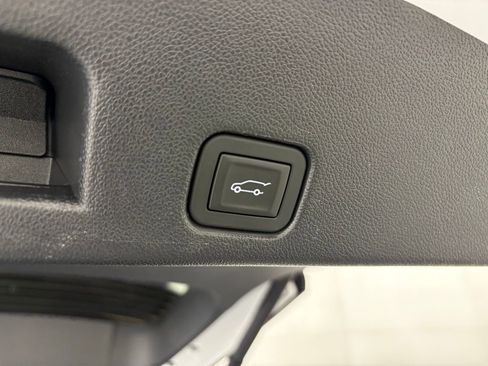 Used 2025 Buick Enclave Preferred image 39