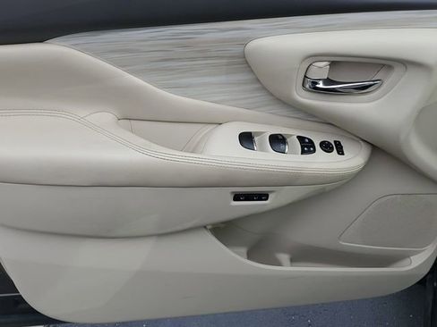 Used 2017 Nissan Murano SL image 16