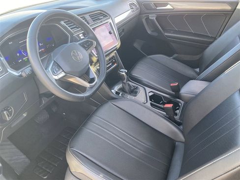 Used 2022 Volkswagen Tiguan SE image 15