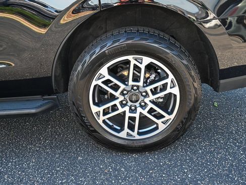 Certified 2025 Ford Expedition Active AWD/4WD image 13